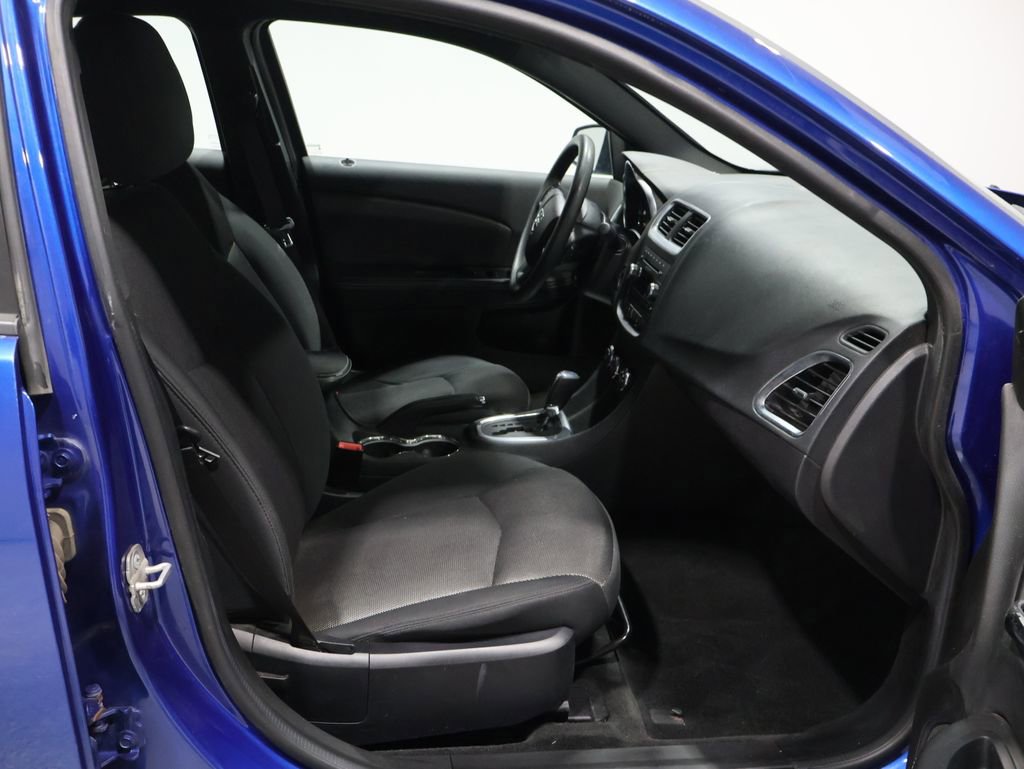 Used 2014 Dodge Avenger SE image 21