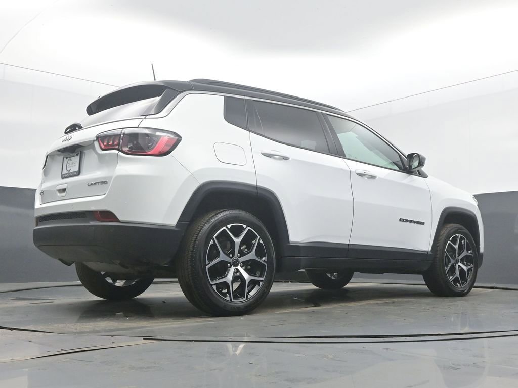 Used 2025 Jeep Compass Limited image 51