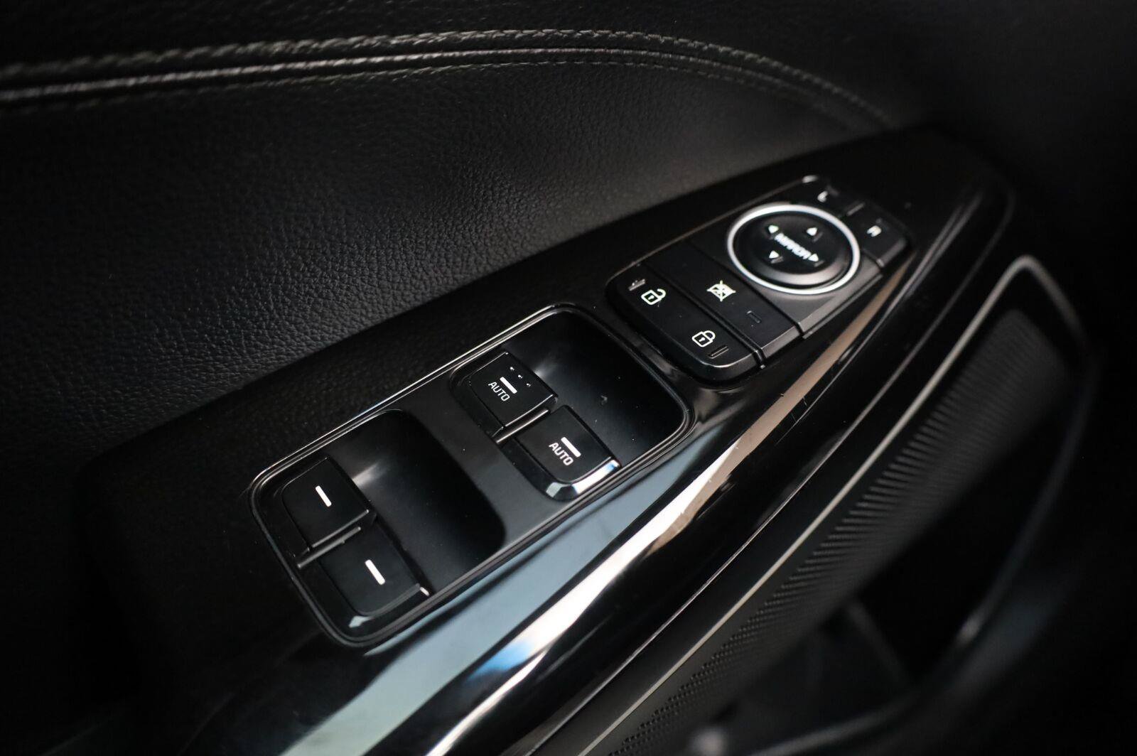 Used 2017 Kia Cadenza Premium FWD image 33