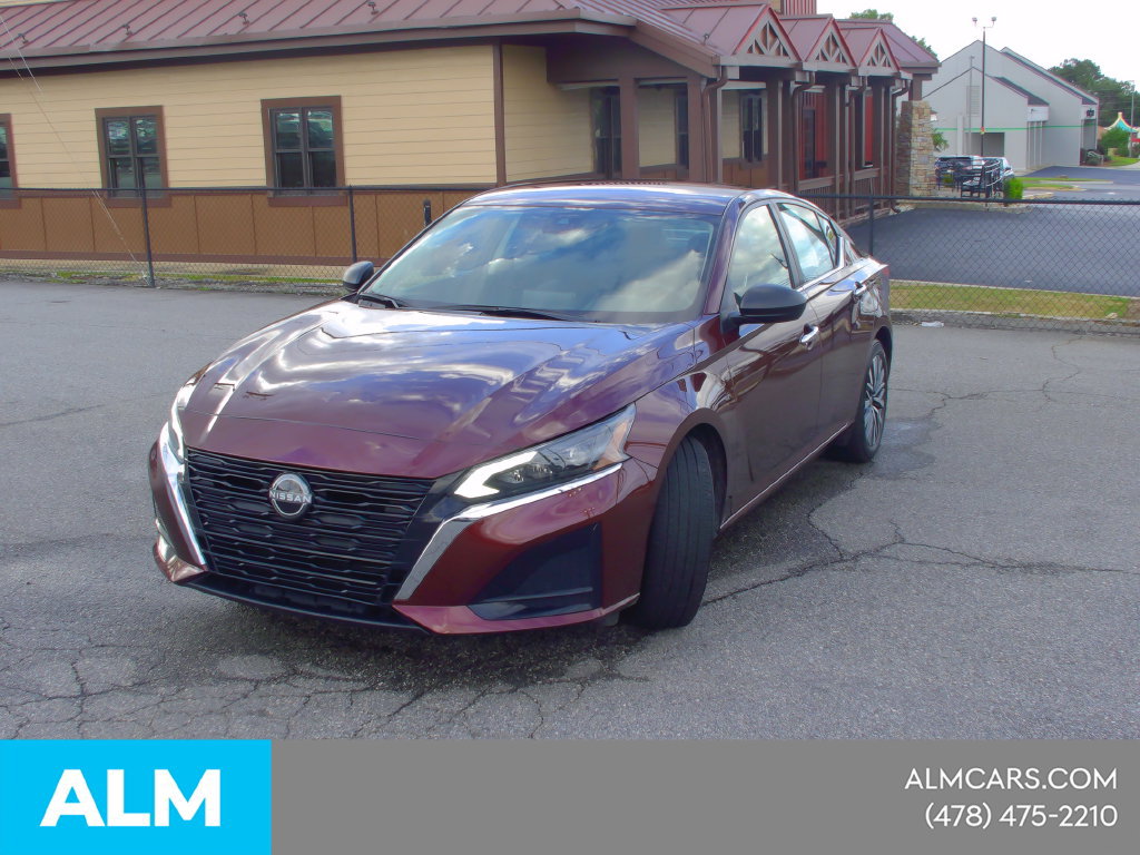 Used 2025 Nissan Altima 2.5 SV FWD image 13
