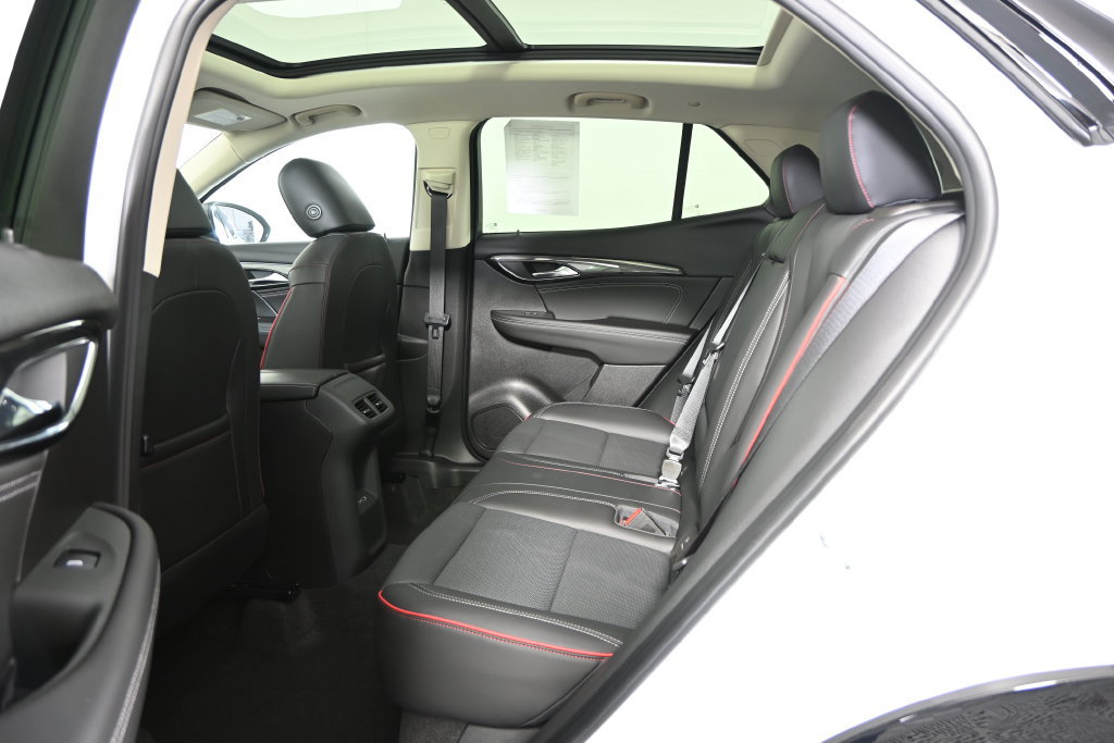 Used 2023 Buick Envision Essence w/ Sport Touring Package AWD/4WD image 18