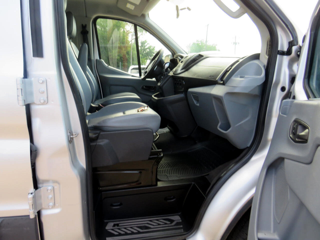 Used 2015 Ford Transit 350 XL RWD image 21