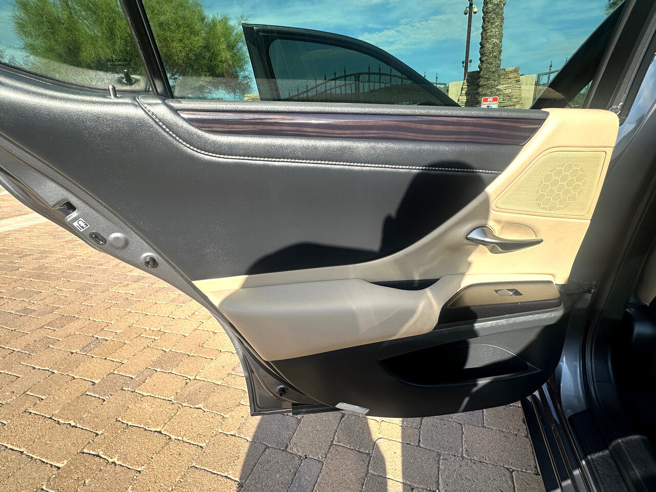 Used 2020 Lexus ES 350 w/ Luxury Package image 21