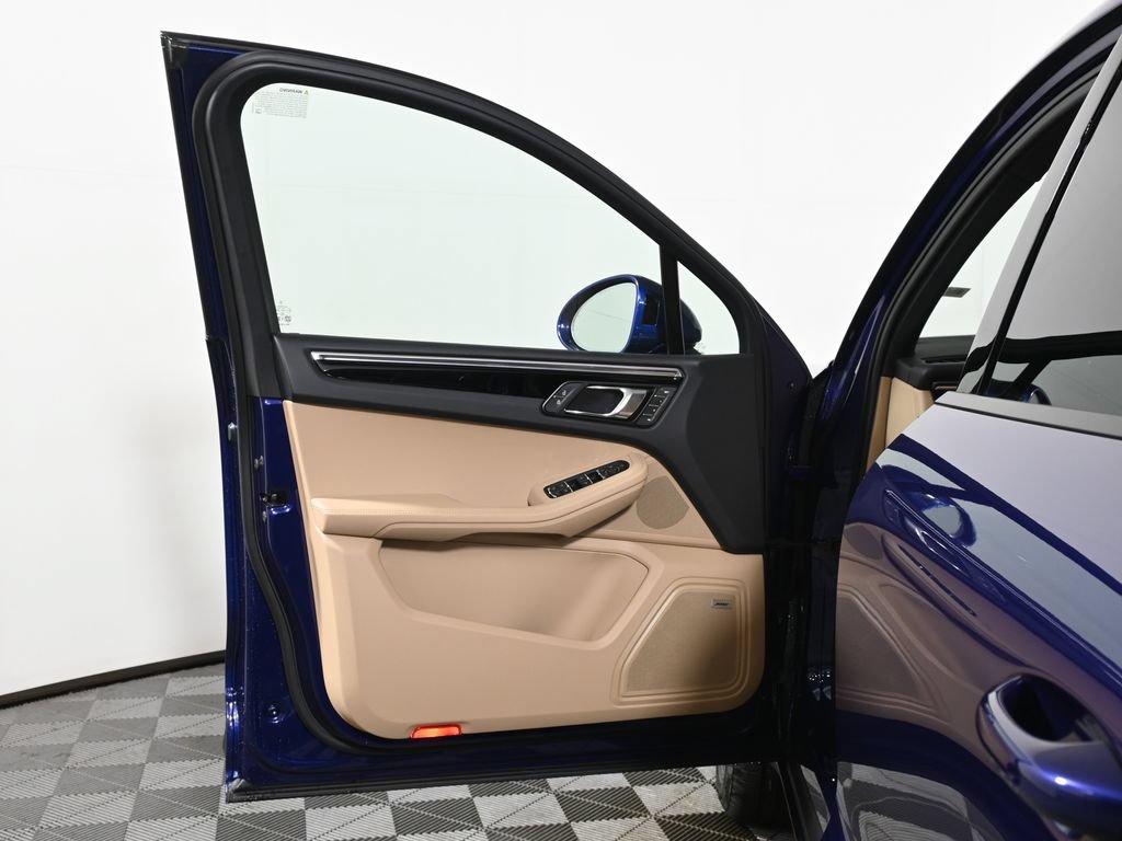 New 2026 Porsche Macan AWD/4WD image 32