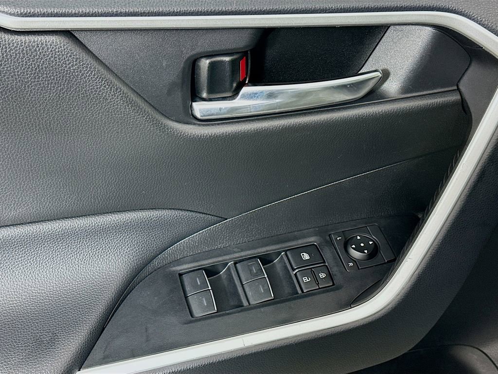 Certified 2025 Toyota RAV4 XLE image 17