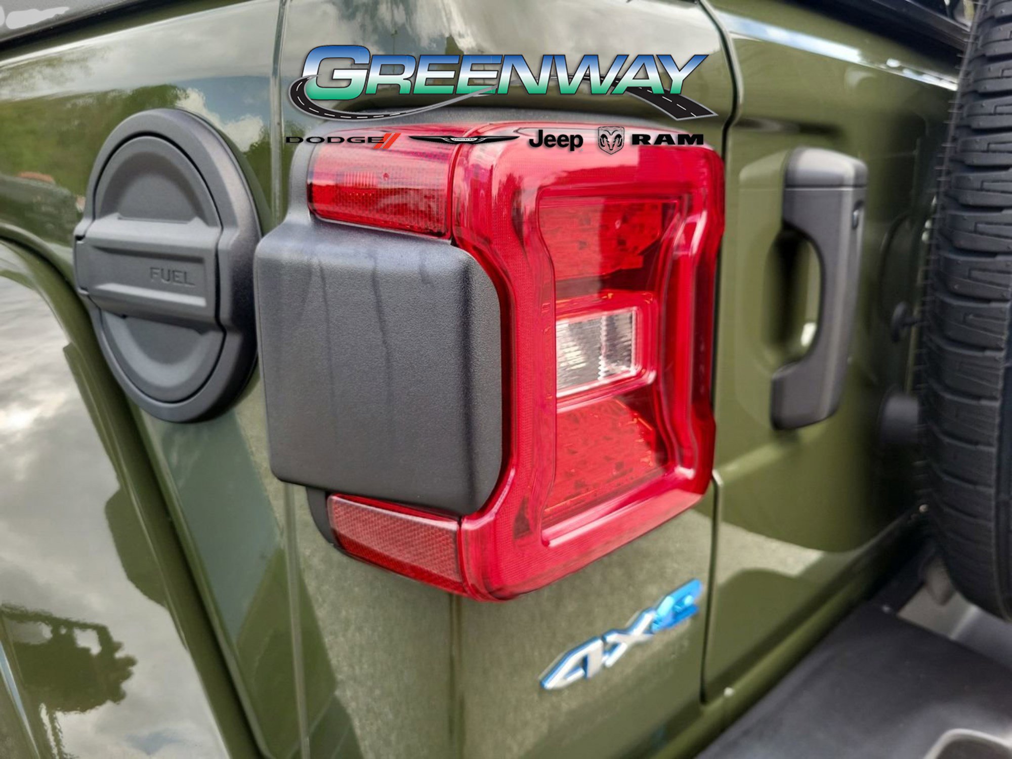 Used 2023 Jeep Wrangler Unlimited Sahara AWD/4WD image 6