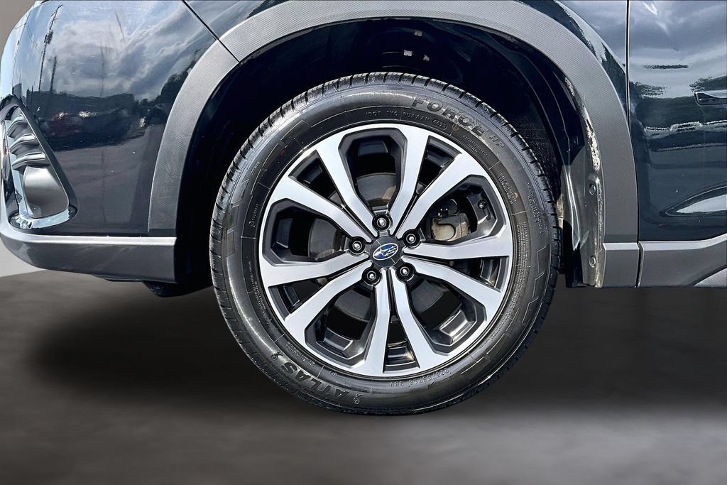 Used 2023 Subaru Forester Limited AWD/4WD image 9