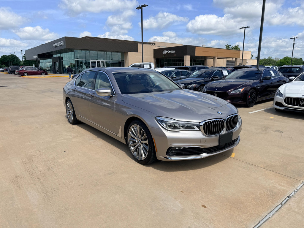 Used 2018 BMW 750i RWD image 3
