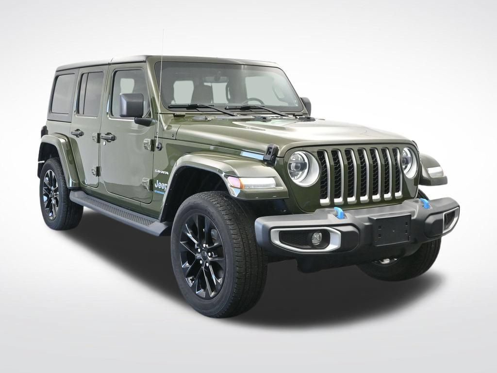 Used 2023 Jeep Wrangler Unlimited Sahara w/ Cold Weather Group AWD/4WD image 3