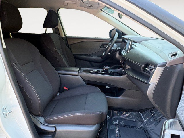 Used 2023 Nissan Rogue S FWD image 4