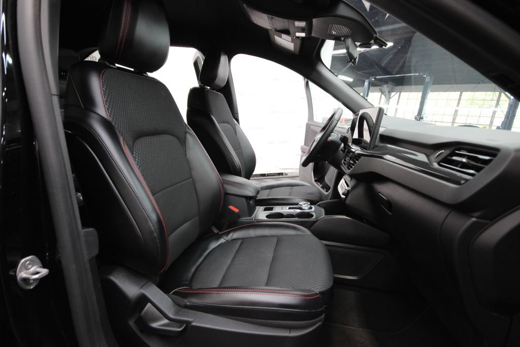 Used 2023 Ford Escape ST-Line w/ Tech Pack #1 AWD/4WD image 26