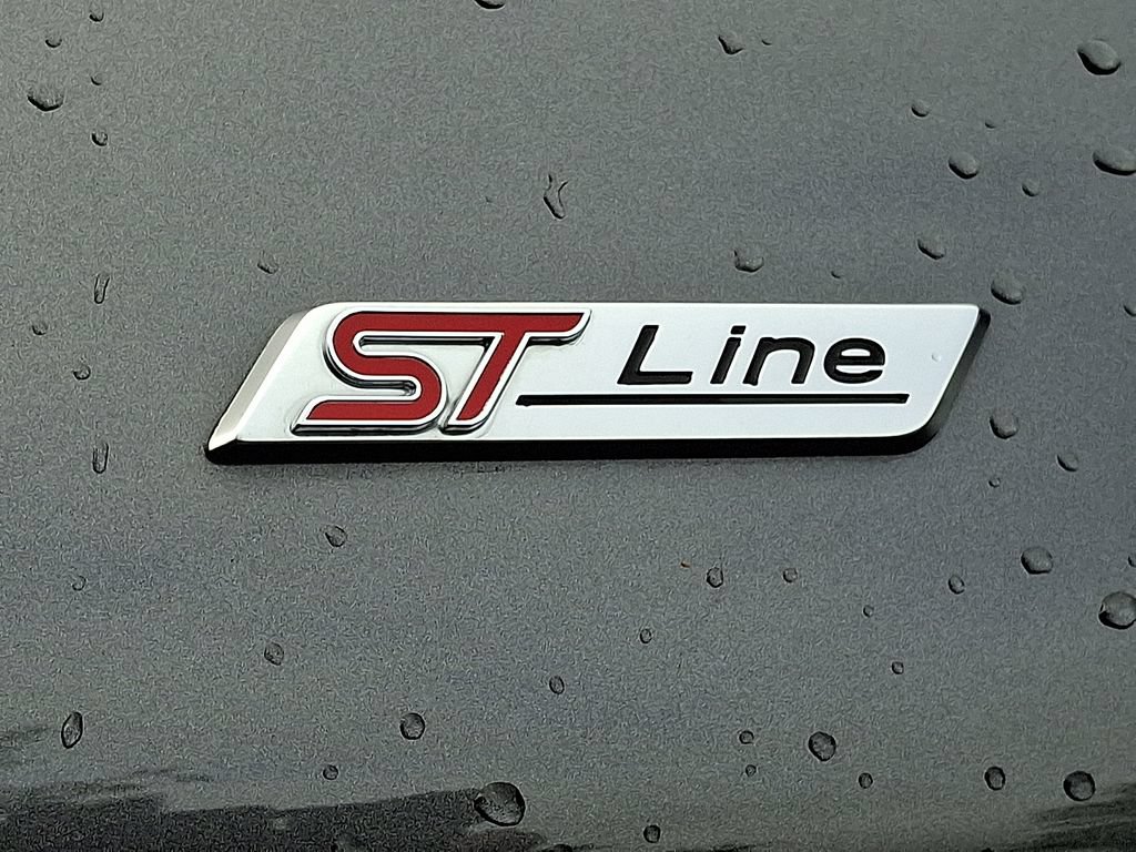 Used 2025 Ford Explorer ST-Line w/ ST-Line Street Pack AWD/4WD image 35