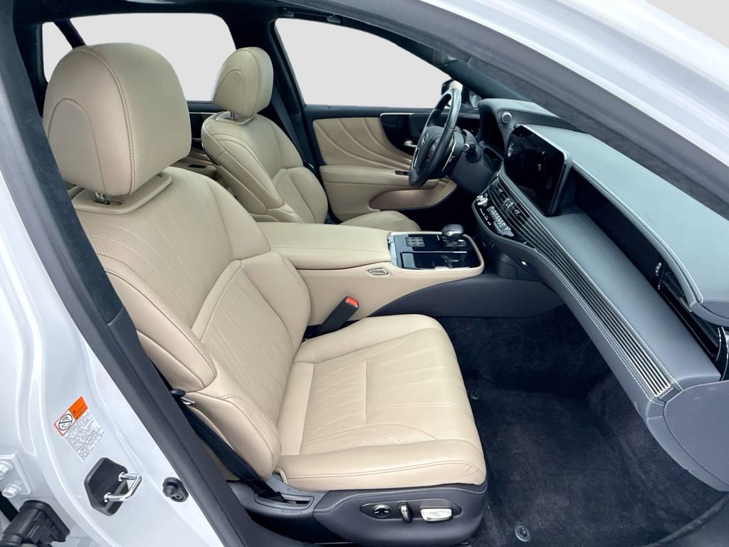 Used 2024 Lexus LS 500 w/ Interior Upgrade Package image 18