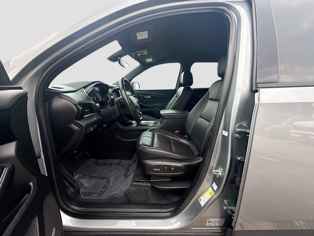 Used 2023 Chevrolet Traverse RS FWD image 22