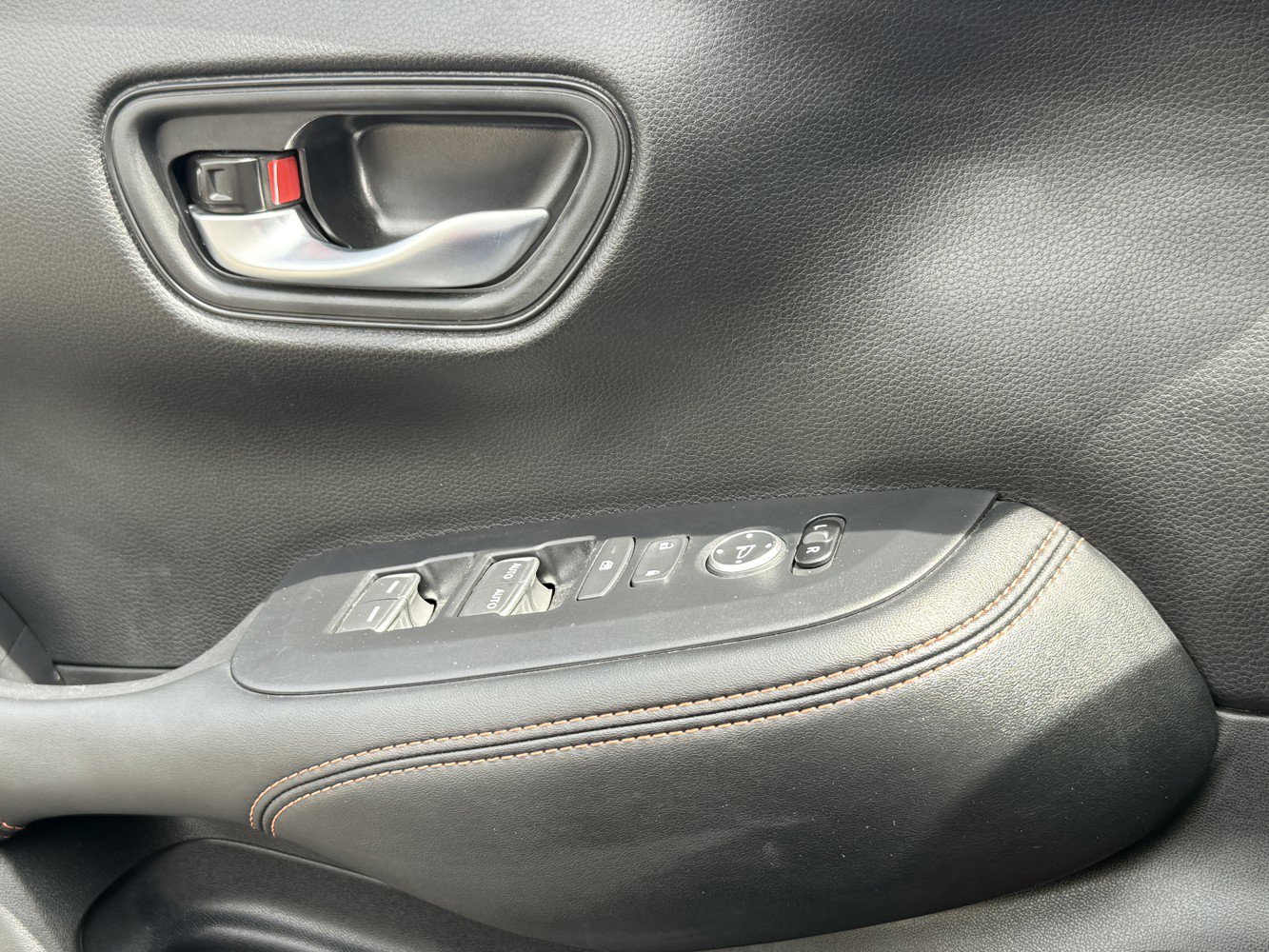 Certified 2025 Honda HR-V Sport image 18
