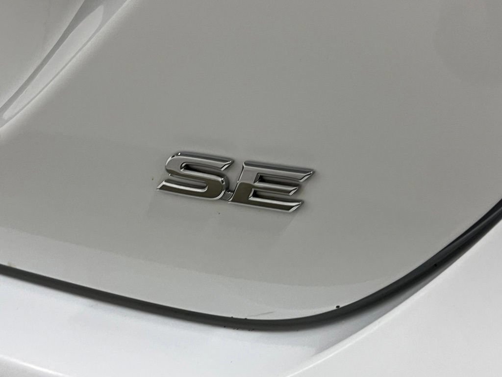 Used 2024 Toyota Camry SE FWD image 5