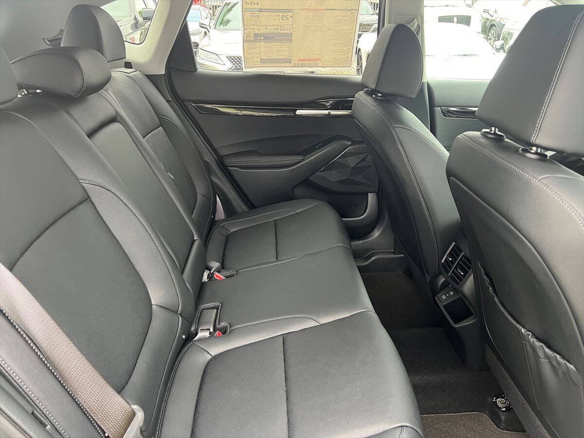 Used 2025 Kia Seltos EX w/ EX Sunroof Package AWD/4WD image 8