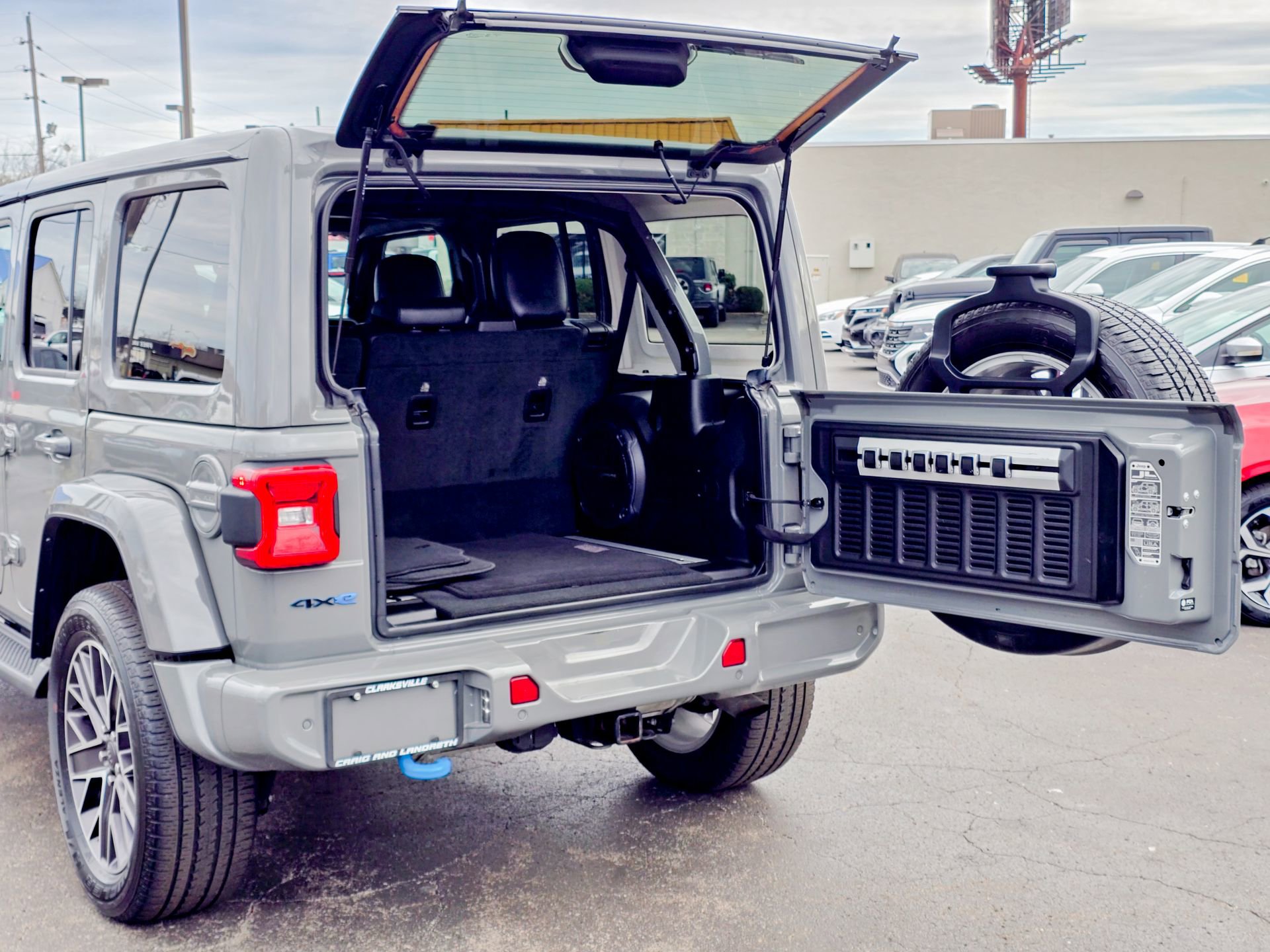 Used 2022 Jeep Wrangler Unlimited Sahara image 48