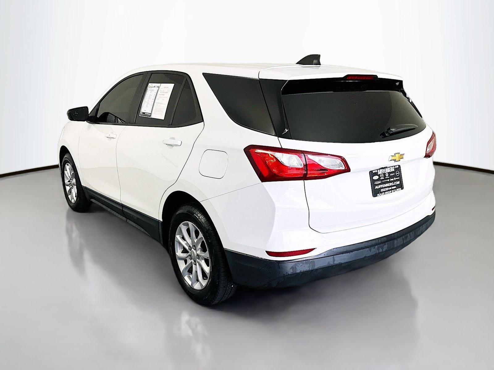 Used 2020 Chevrolet Equinox LS w/ LS Convenience Package FWD image 5