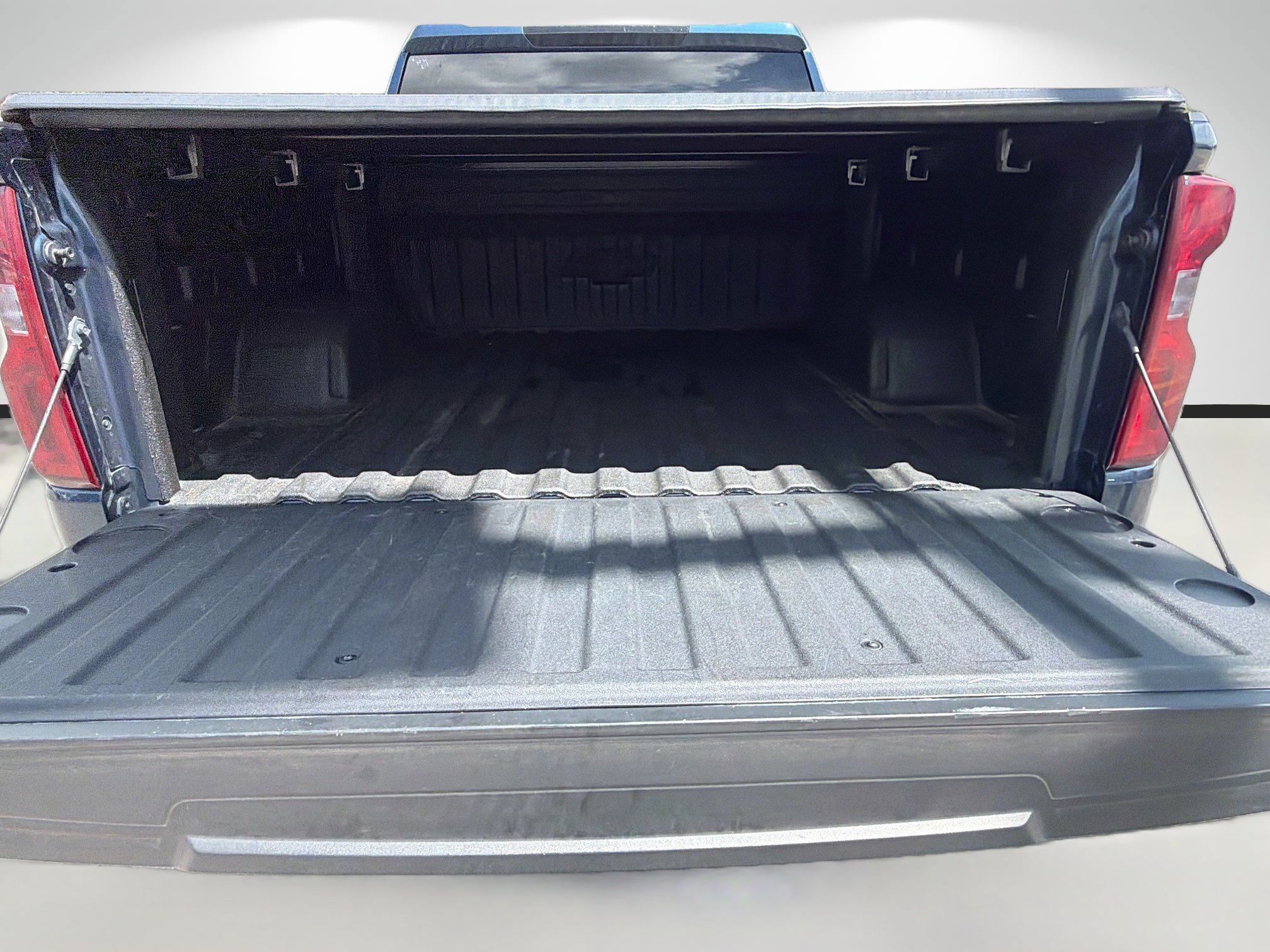 Used 2022 Chevrolet Silverado 1500 RST w/ LPO, Blackout Package AWD/4WD image 12