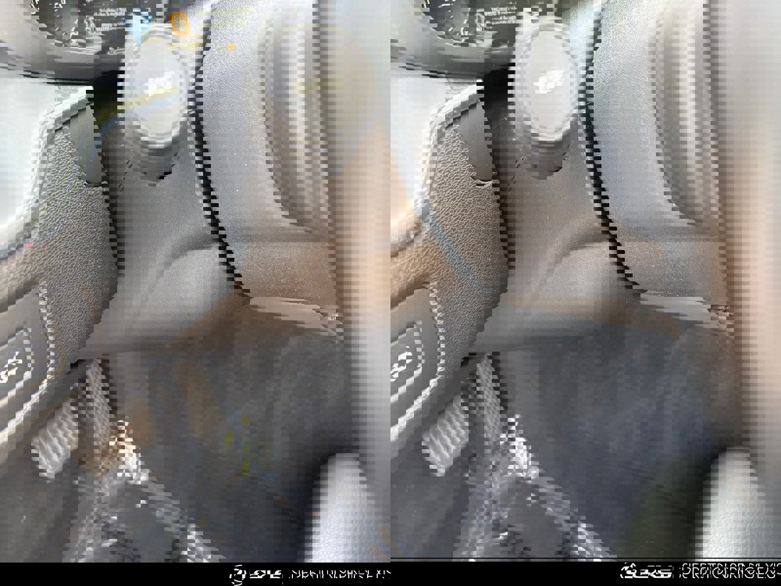 Used 2018 Volvo XC60 T5 Momentum w/ Convenience Package image 16