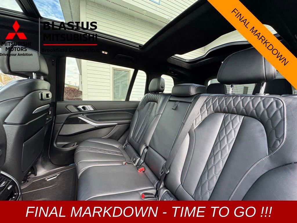 Used 2025 BMW X7 M60i w/ Climate Comfort Package image 16