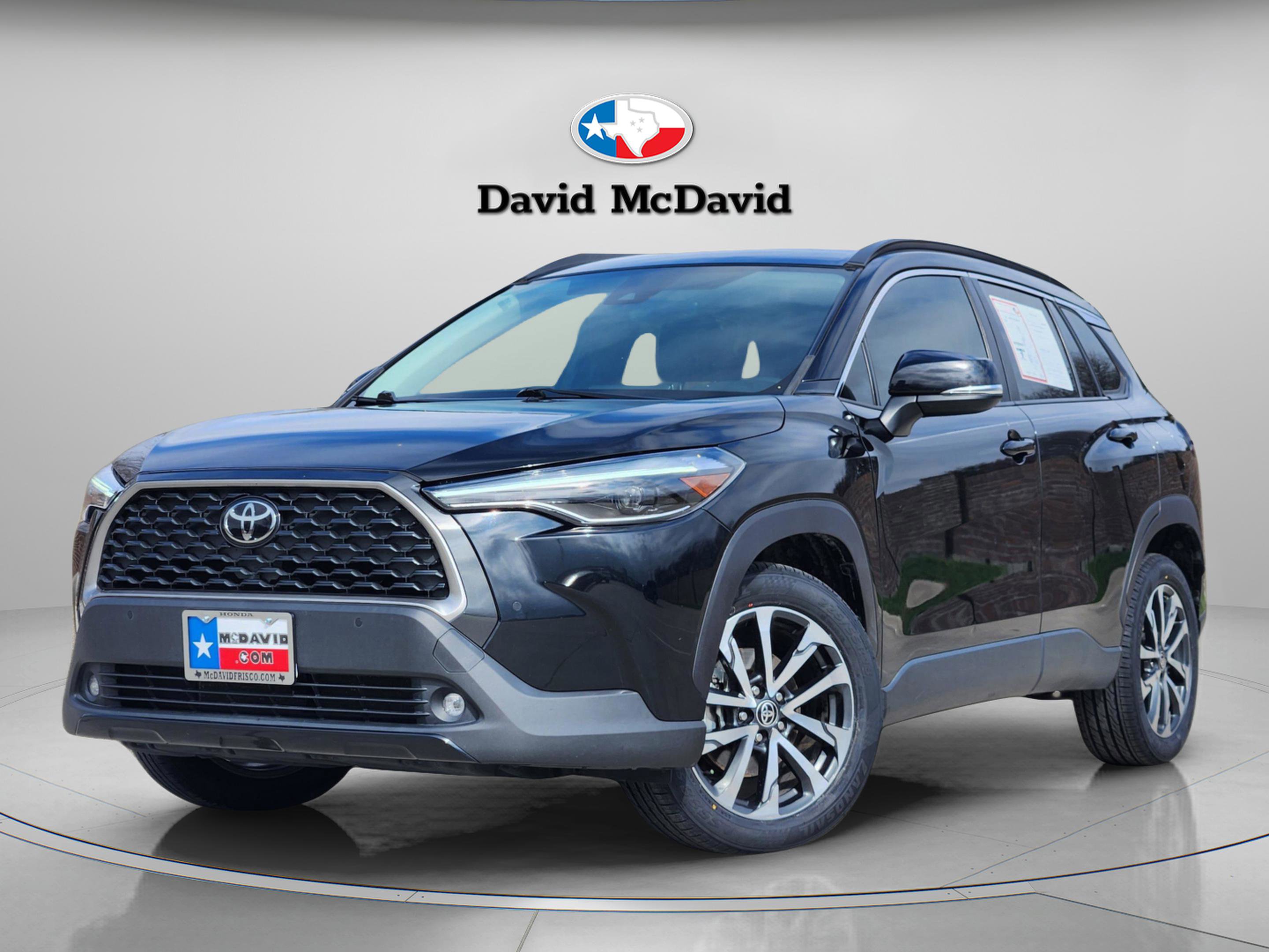 Used 2022 Toyota Corolla Cross XLE w/ Convenience Package image 1