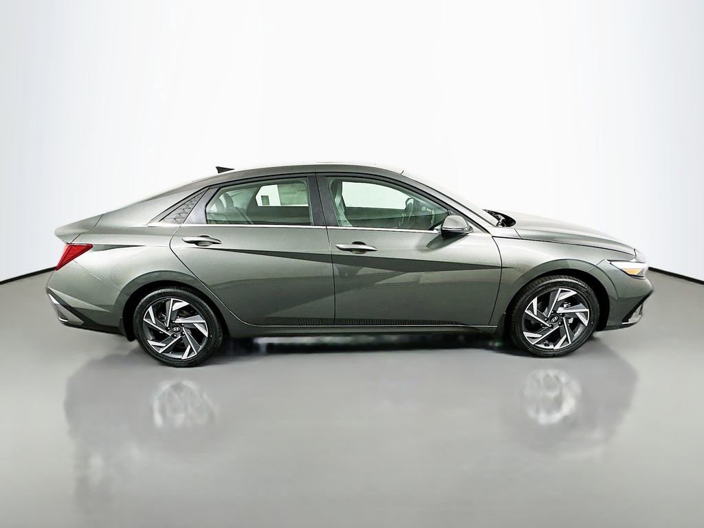 New 2026 Hyundai Elantra Limited image 4