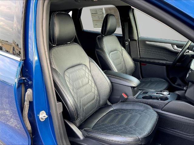 Certified 2023 Ford Escape Platinum w/ Premium Technology Package AWD/4WD image 32