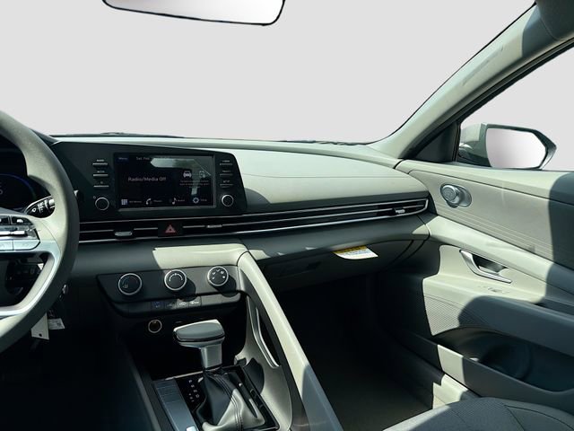 New 2026 Hyundai Elantra SE w/ Cargo Package FWD image 22