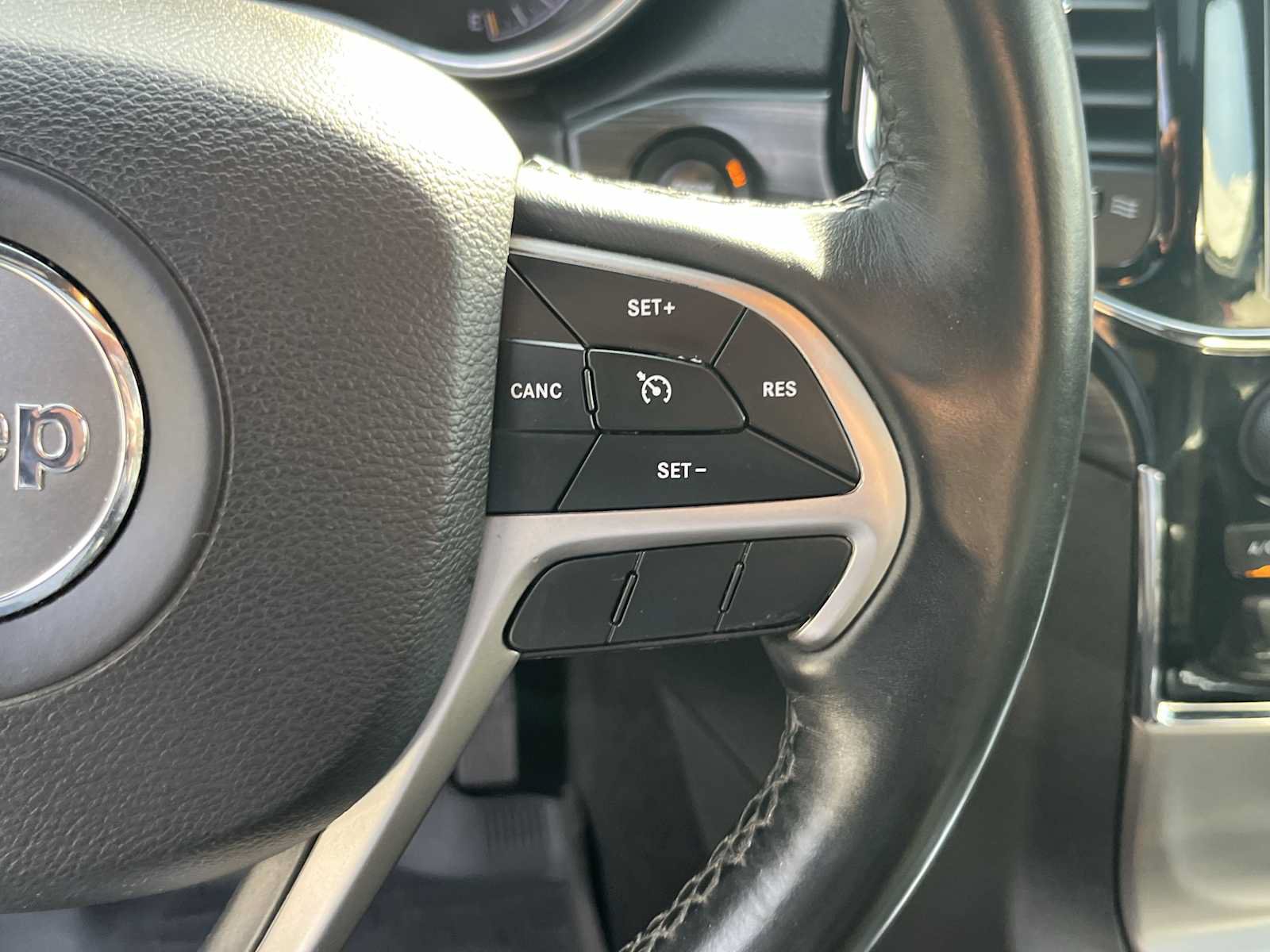Used 2019 Jeep Grand Cherokee Altitude AWD/4WD image 19