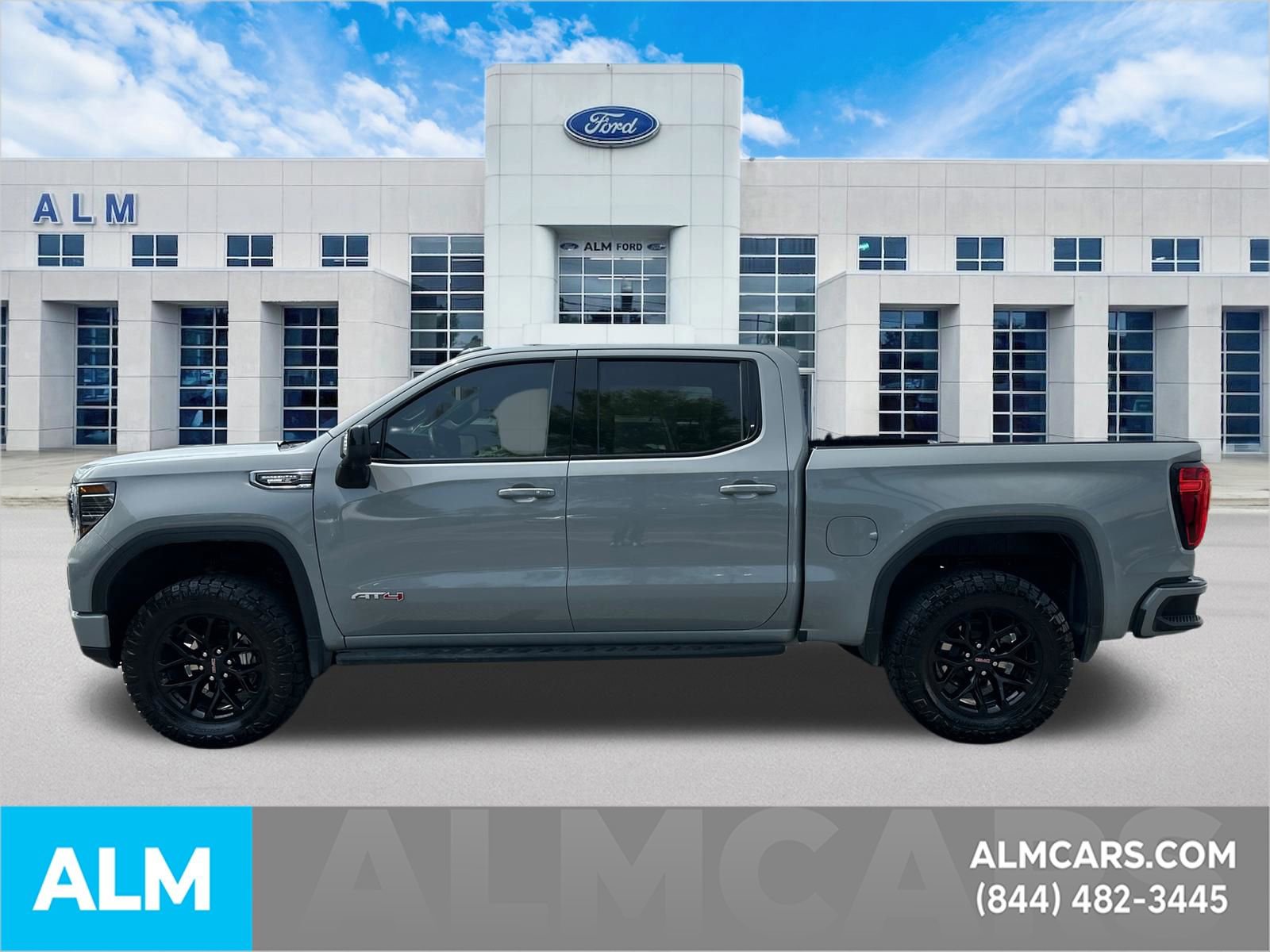 Used 2025 GMC Sierra 1500 AT4 w/ AT4 Premium Package AWD/4WD image 9