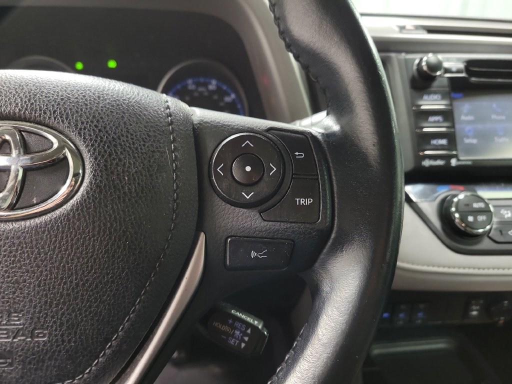 Used 2018 Toyota RAV4 XLE AWD/4WD image 27
