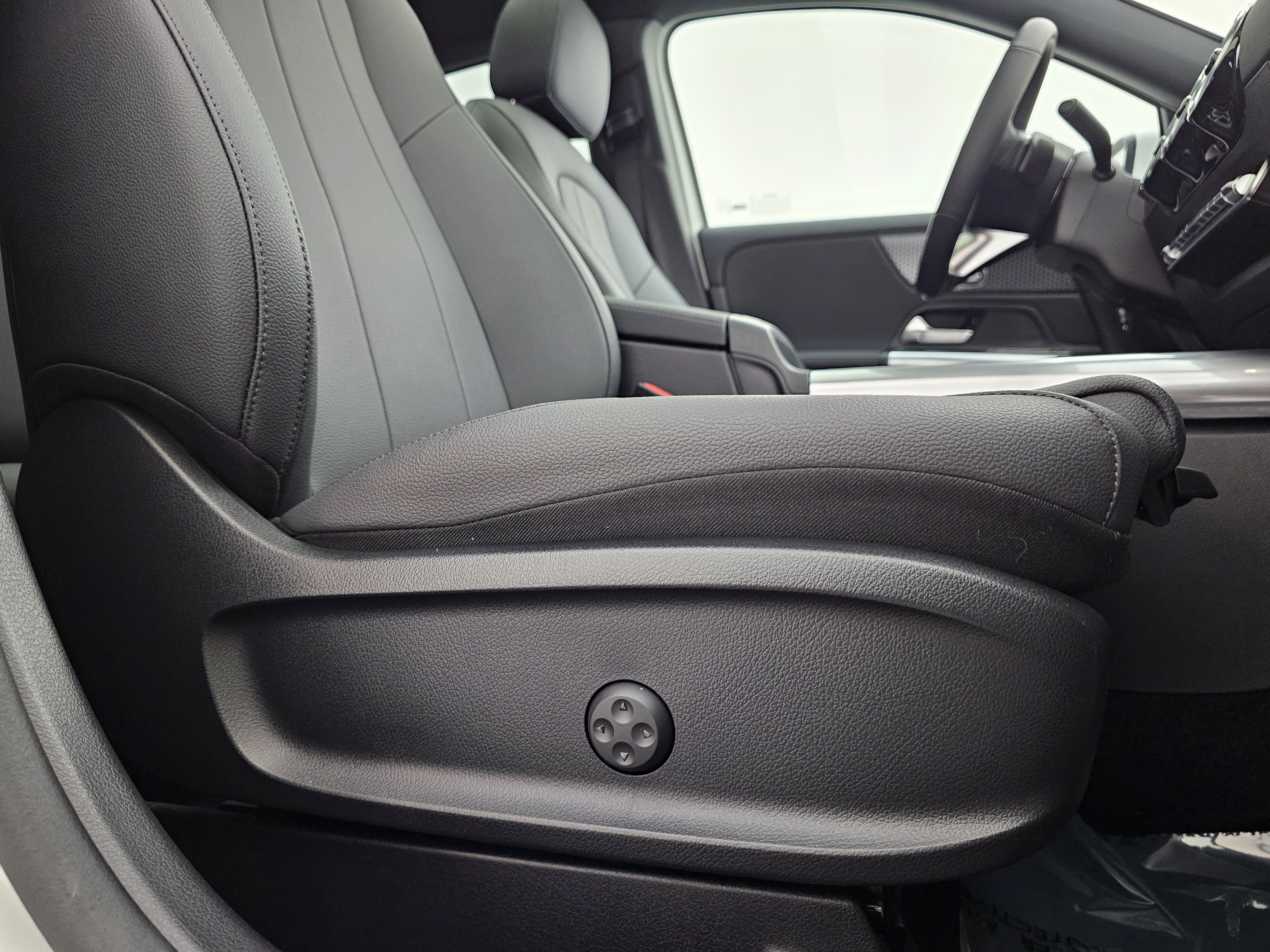 Certified 2026 Mercedes-Benz GLA 250 4MATIC image 18