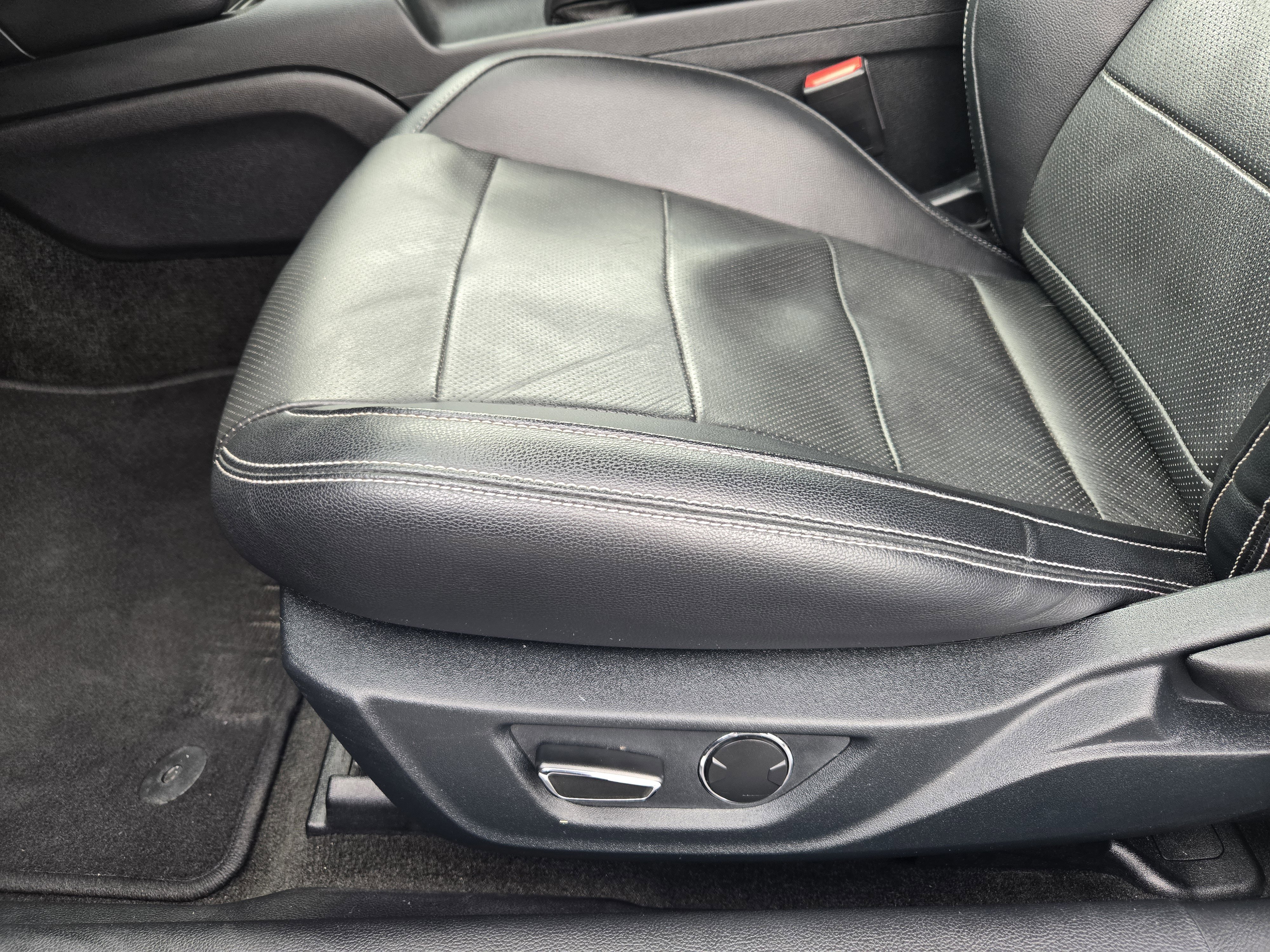 Used 2016 Ford Mustang Premium image 21