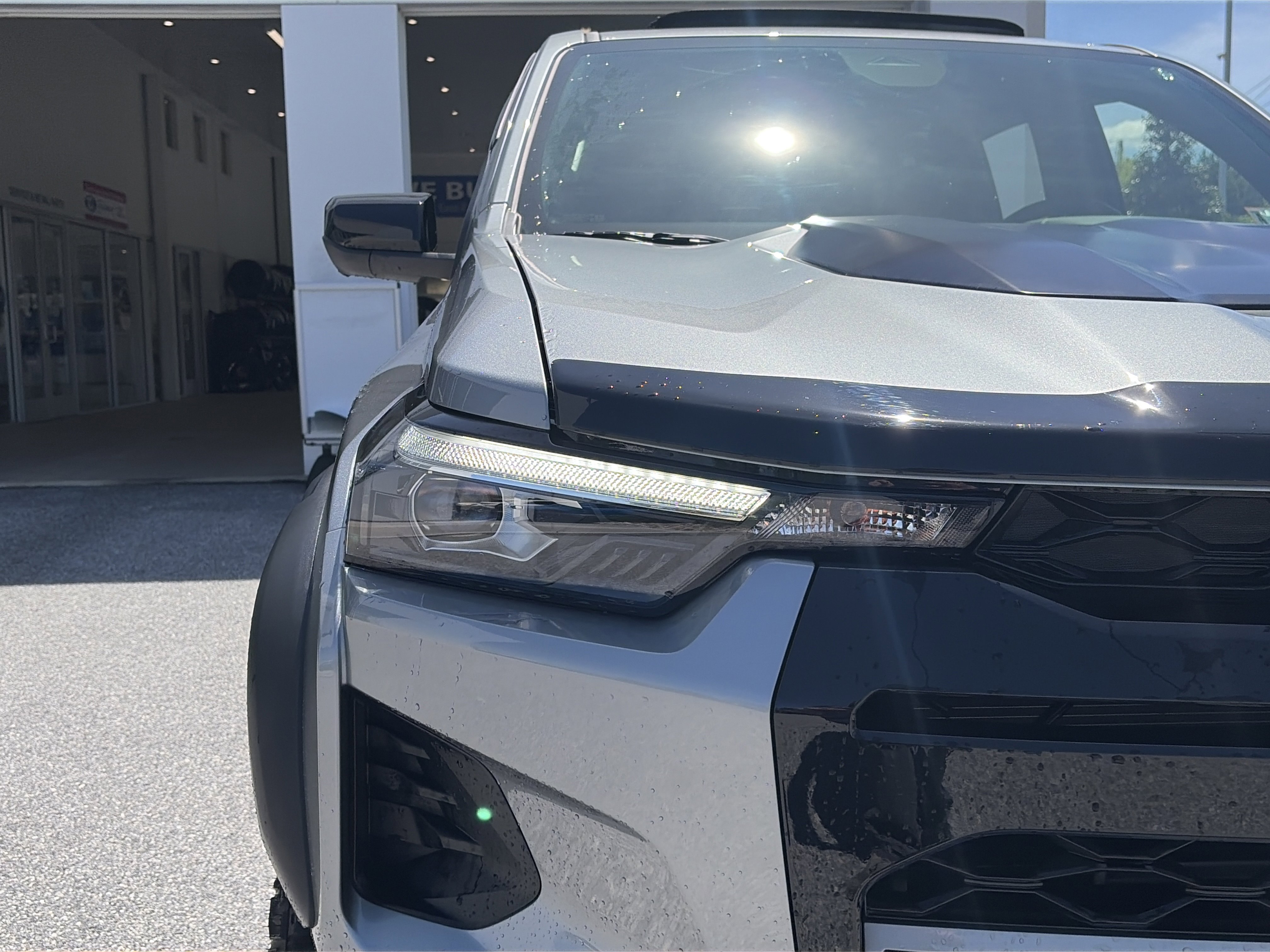 Used 2024 Chevrolet Colorado ZR2 w/ ZR2 Convenience Package III AWD/4WD image 25