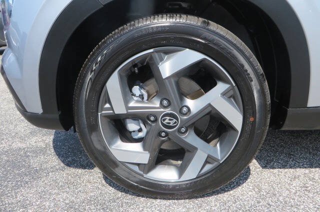 Used 2026 Hyundai Venue SEL FWD image 48