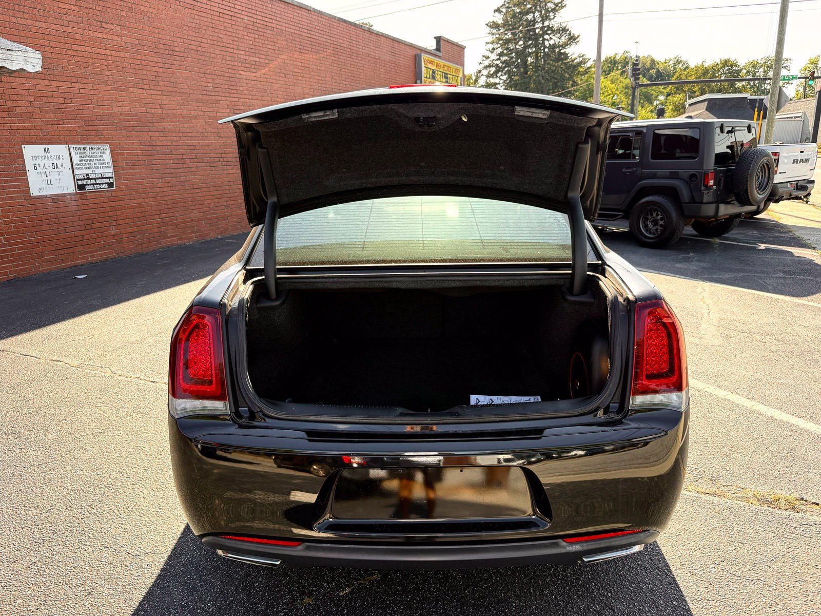 Used 2016 Chrysler 300 S RWD image 25