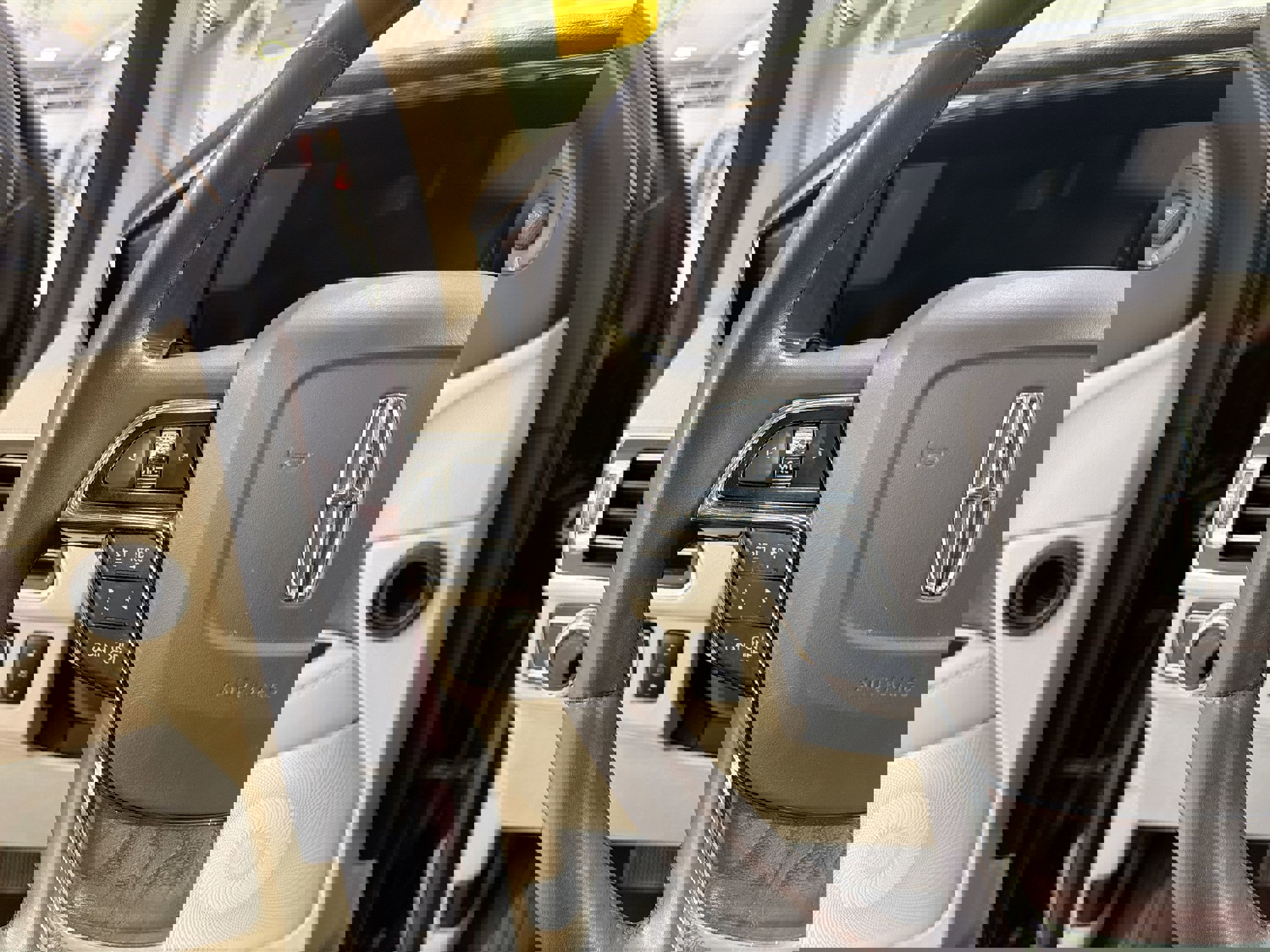 Used 2021 Lincoln Navigator L Reserve w/ Luxury Package image 14