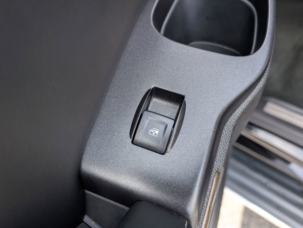 Used 2016 GMC Yukon Denali w/ Open Road Package image 12