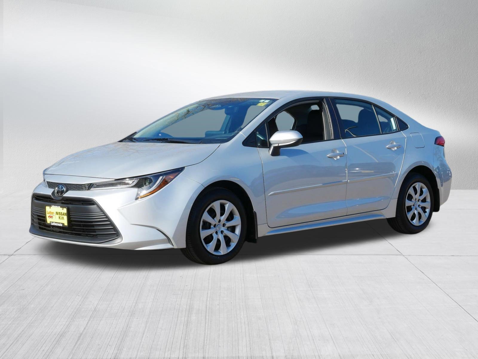 Used 2024 Toyota Corolla LE FWD image 3