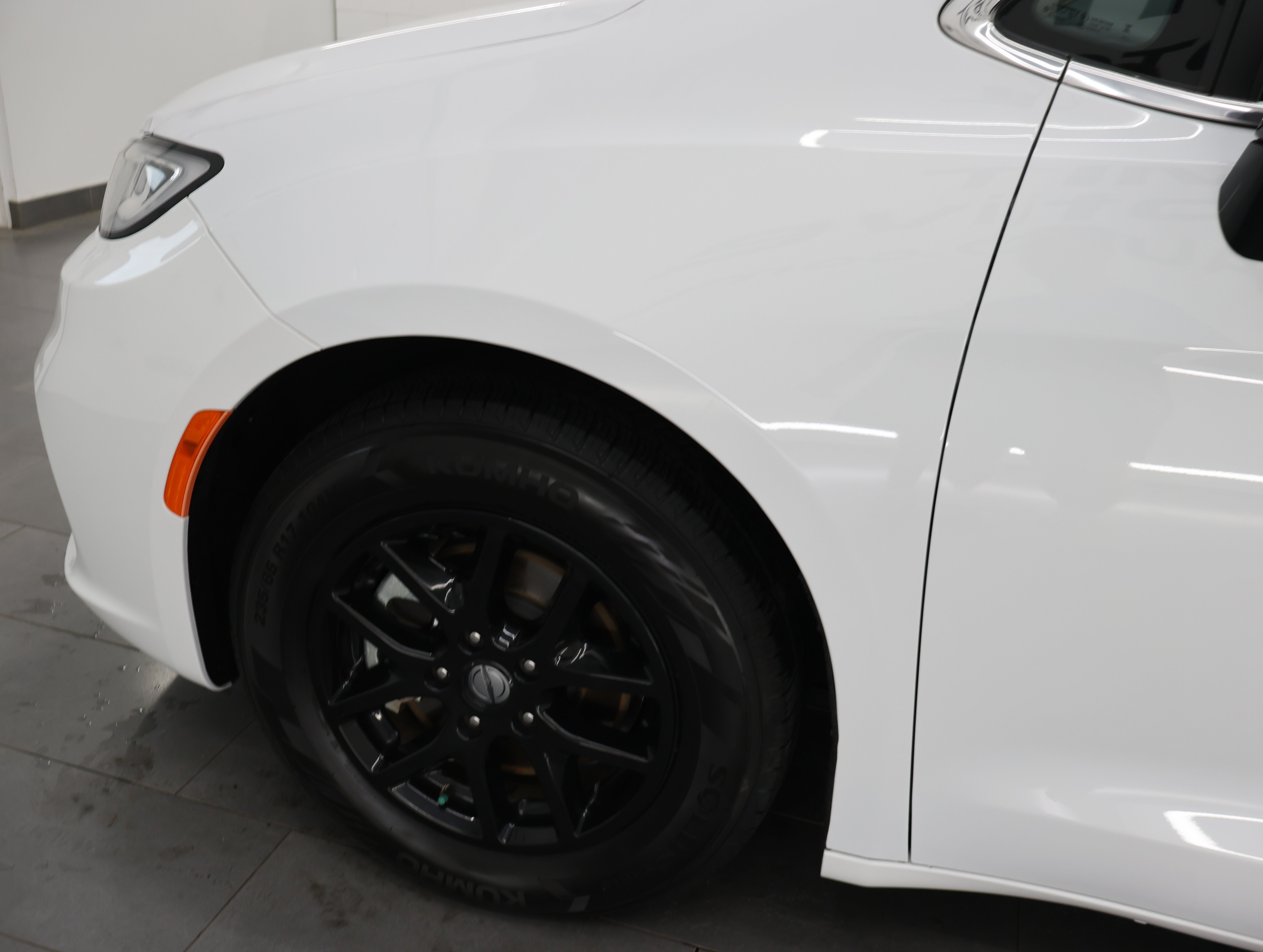 Used 2024 Chrysler Pacifica Touring-L FWD image 33