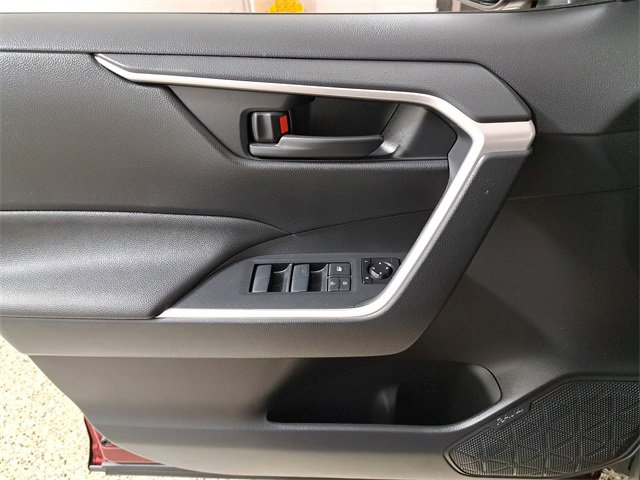 Used 2022 Toyota RAV4 LE image 21