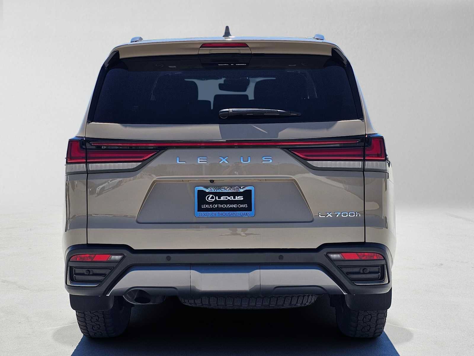 Certified 2025 Lexus LX 700h Overtrail AWD/4WD image 4