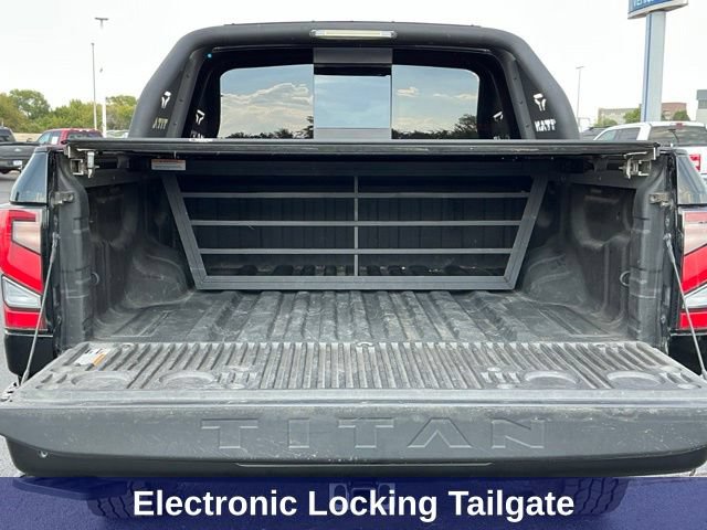 Used 2023 Nissan Titan PRO-4X w/ Pro-4x Convenience Package AWD/4WD image 13