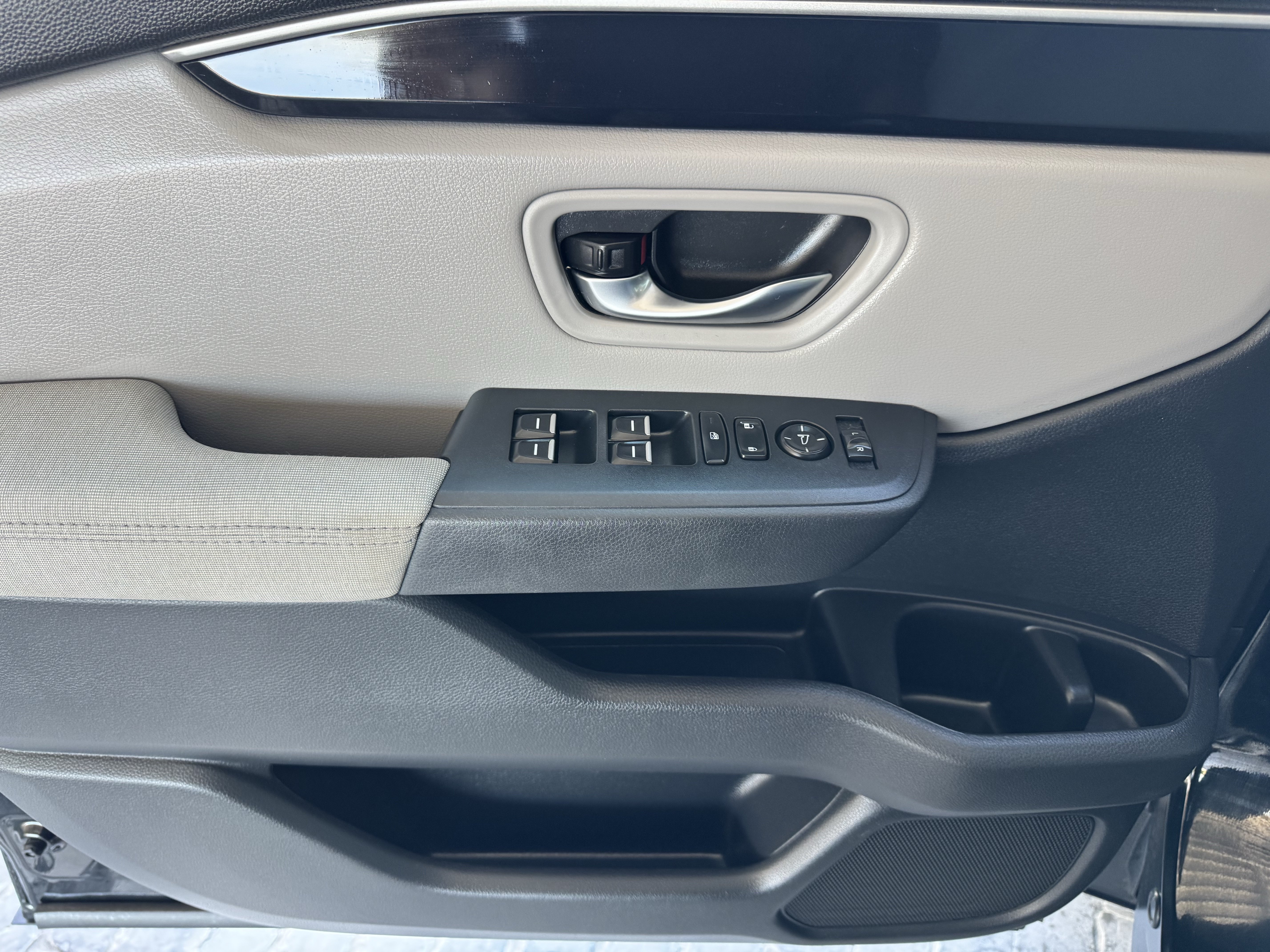 Used 2024 Honda Pilot LX image 10