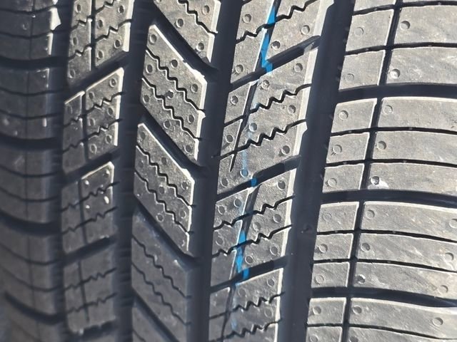 Used 2023 Chrysler Voyager LX FWD image 20