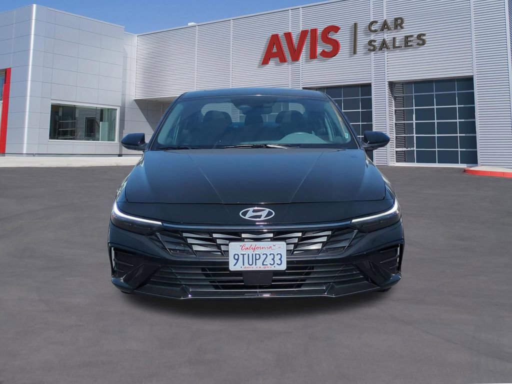 Used 2025 Hyundai Elantra SEL FWD image 2