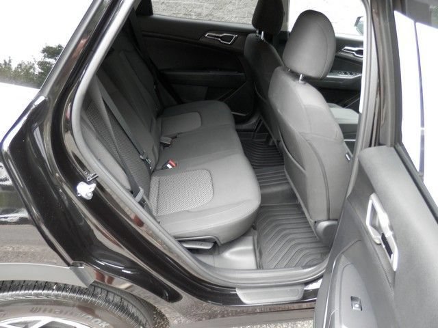 Used 2023 Kia Sportage LX AWD/4WD image 35