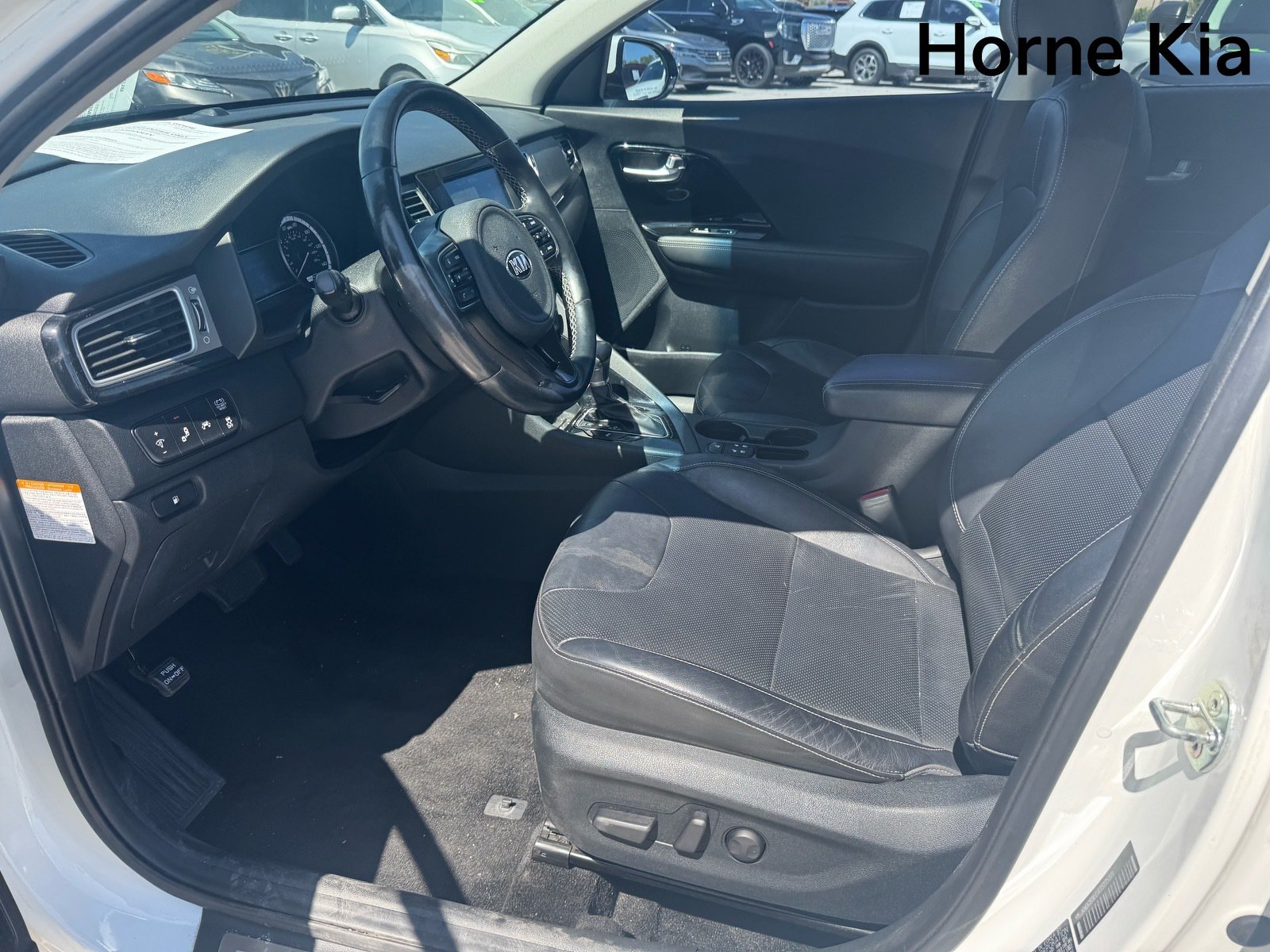 Used 2018 Kia Niro Touring FWD image 10